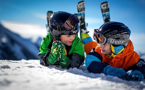 Z Vrchlabí v Krkonošiach pochádzajú lyže vyvinuté špeciálne pre deti.